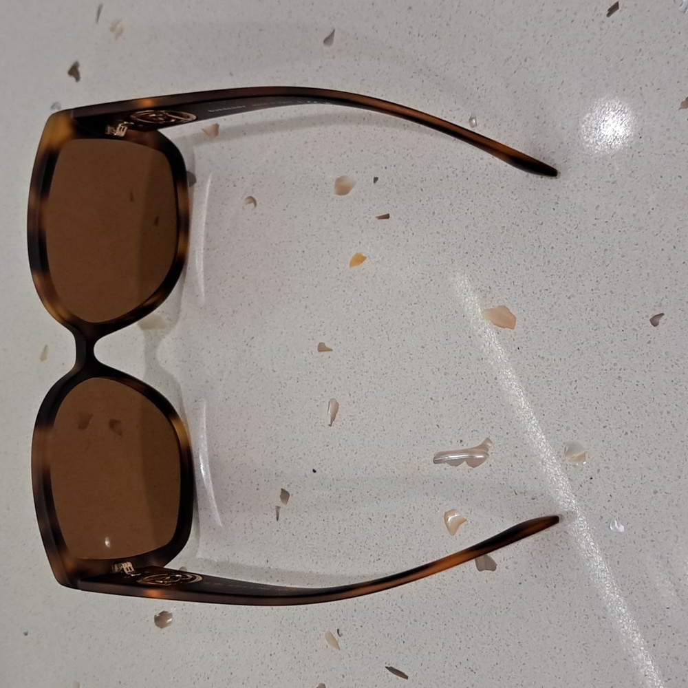 NWT Burberry sunglasses - Picture 3 of 9